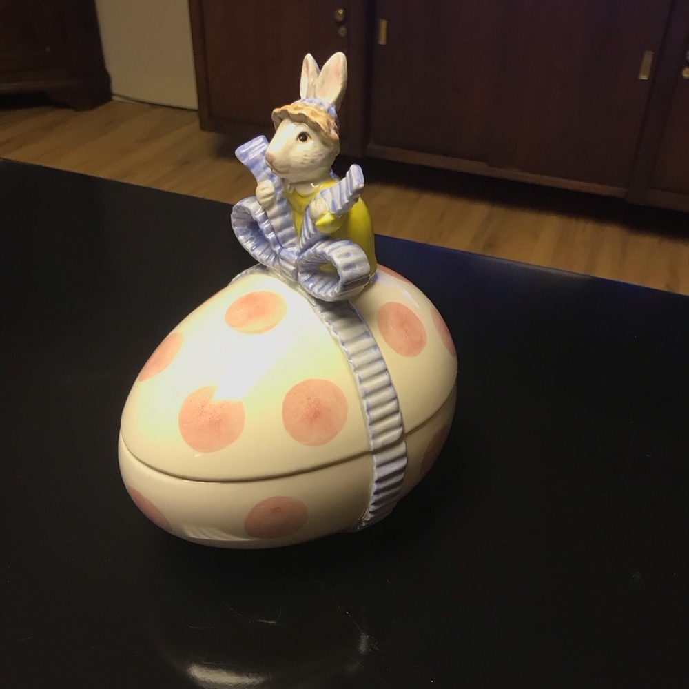 Vintage Fitz and Floyd Bunny and Bow Egg Covered Trinket Dish